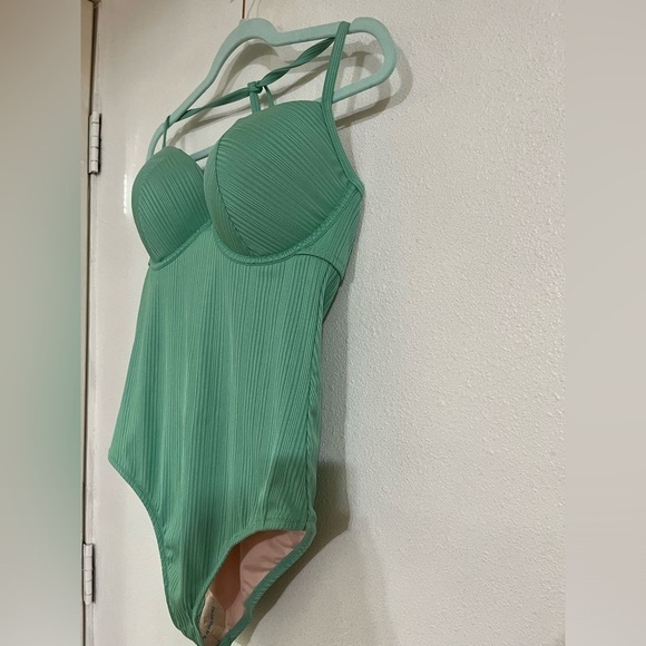 Shade shore, one piece, bathing suit size 36D NWOT - Picture 3 of 6